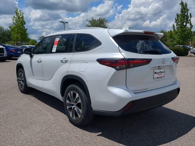 new 2024 Toyota Highlander car, priced at $44,221
