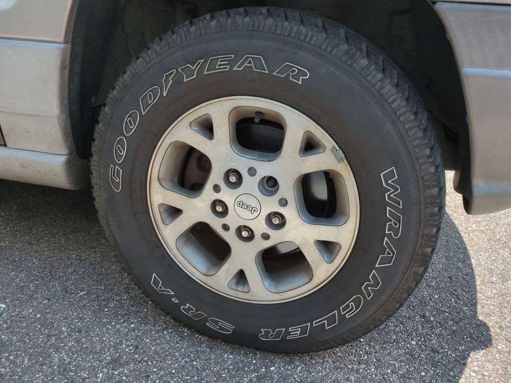 used 2000 Jeep Grand Cherokee car, priced at $9,997