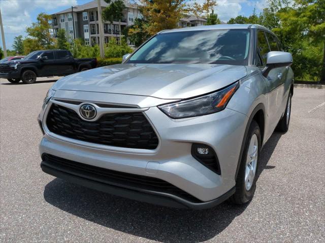 used 2022 Toyota Highlander car, priced at $31,999