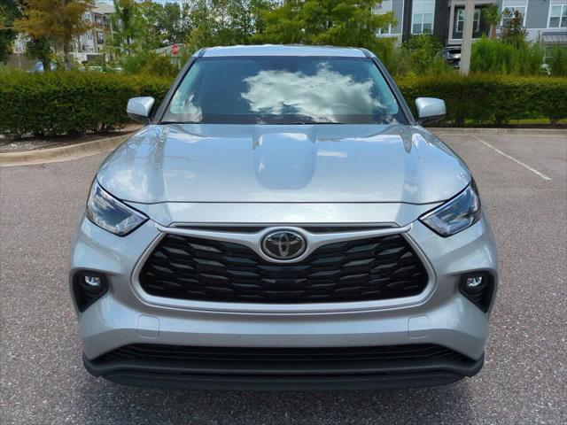used 2022 Toyota Highlander car, priced at $31,999