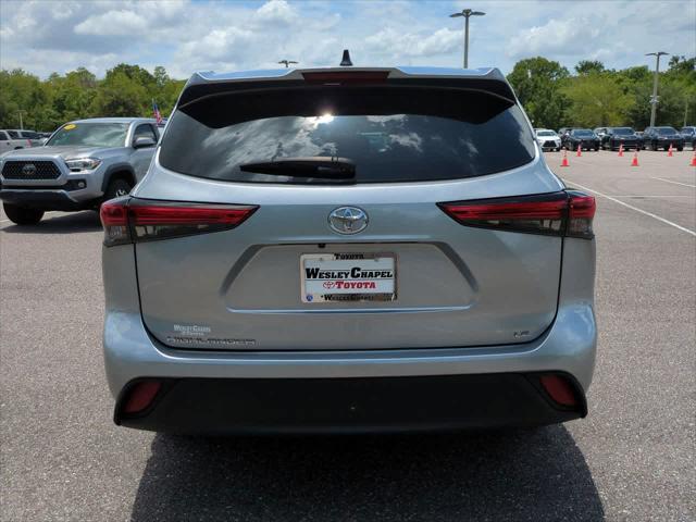 used 2022 Toyota Highlander car, priced at $31,999