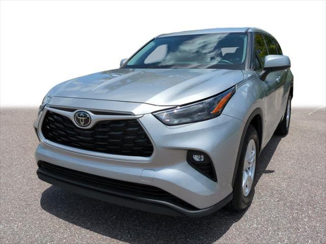 used 2022 Toyota Highlander car, priced at $31,999
