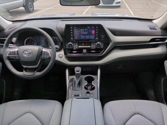 used 2022 Toyota Highlander car, priced at $31,999
