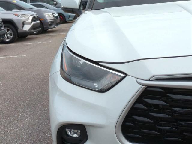 used 2023 Toyota Highlander car, priced at $31,999