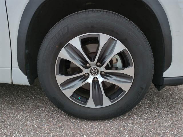 used 2023 Toyota Highlander car, priced at $31,999