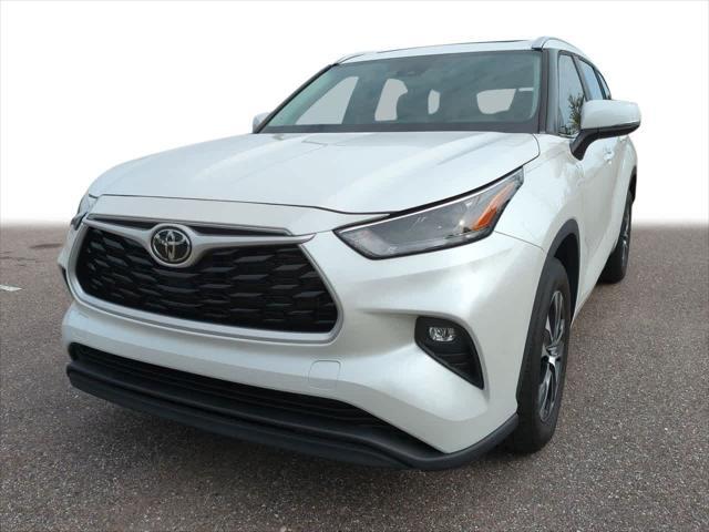 used 2023 Toyota Highlander car, priced at $38,399
