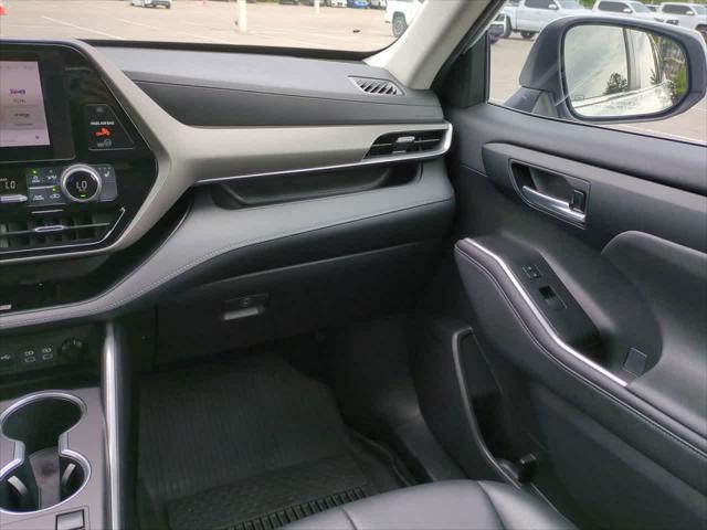 used 2023 Toyota Highlander car, priced at $31,999
