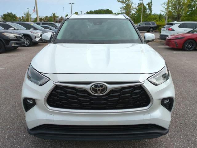 used 2023 Toyota Highlander car, priced at $31,999