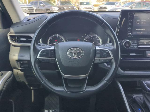 used 2022 Toyota Highlander car, priced at $30,444