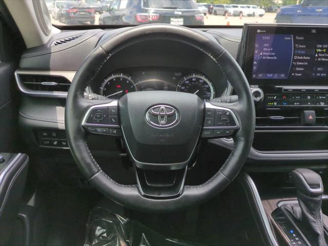 used 2020 Toyota Highlander car, priced at $37,144