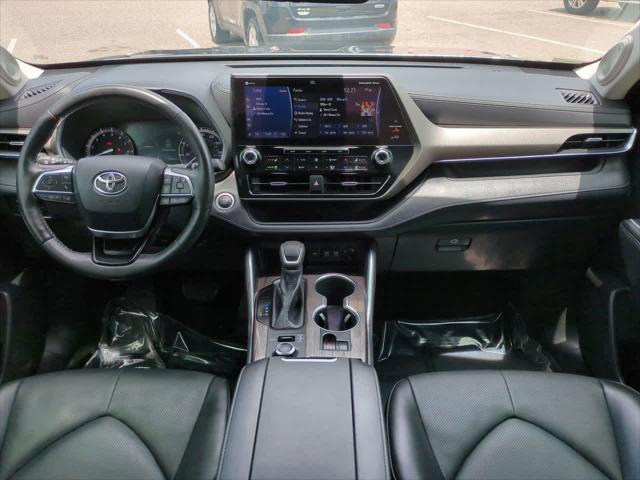 used 2020 Toyota Highlander car, priced at $37,144