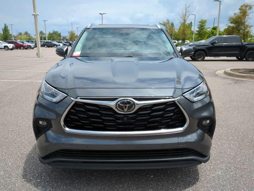 used 2020 Toyota Highlander car, priced at $32,999
