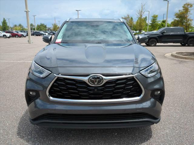 used 2020 Toyota Highlander car, priced at $37,144