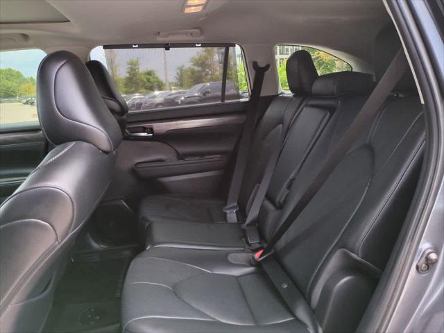 used 2020 Toyota Highlander car, priced at $37,144