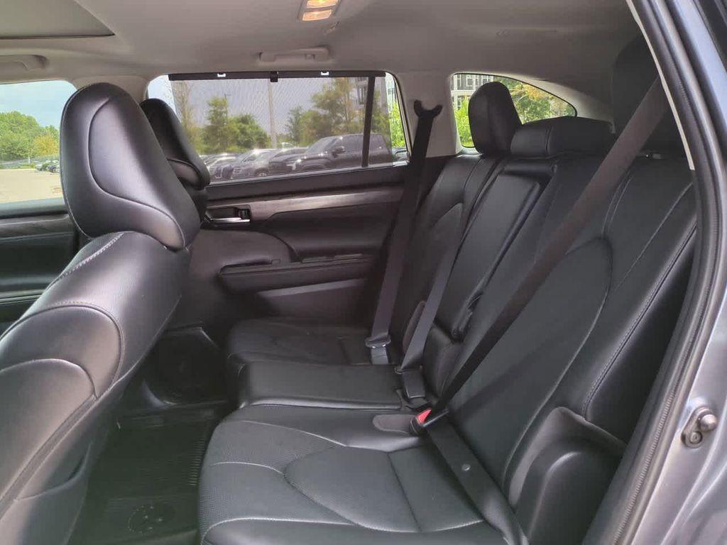 used 2020 Toyota Highlander car, priced at $32,999