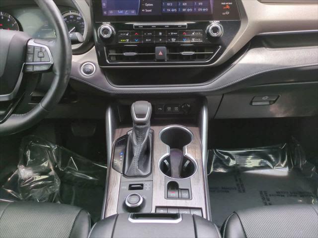 used 2020 Toyota Highlander car, priced at $37,144