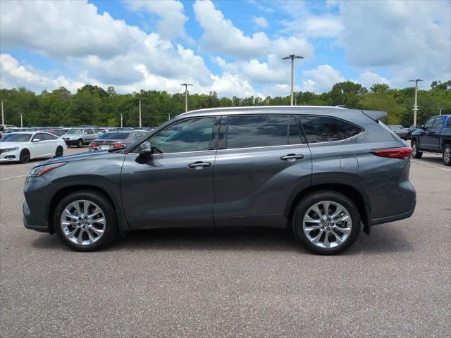 used 2020 Toyota Highlander car, priced at $37,144