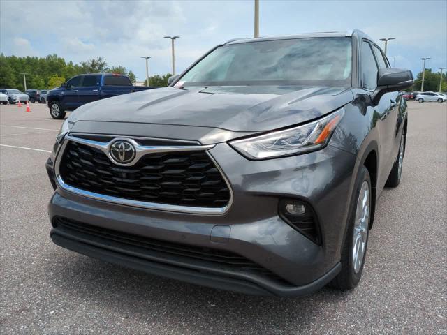 used 2020 Toyota Highlander car, priced at $37,144