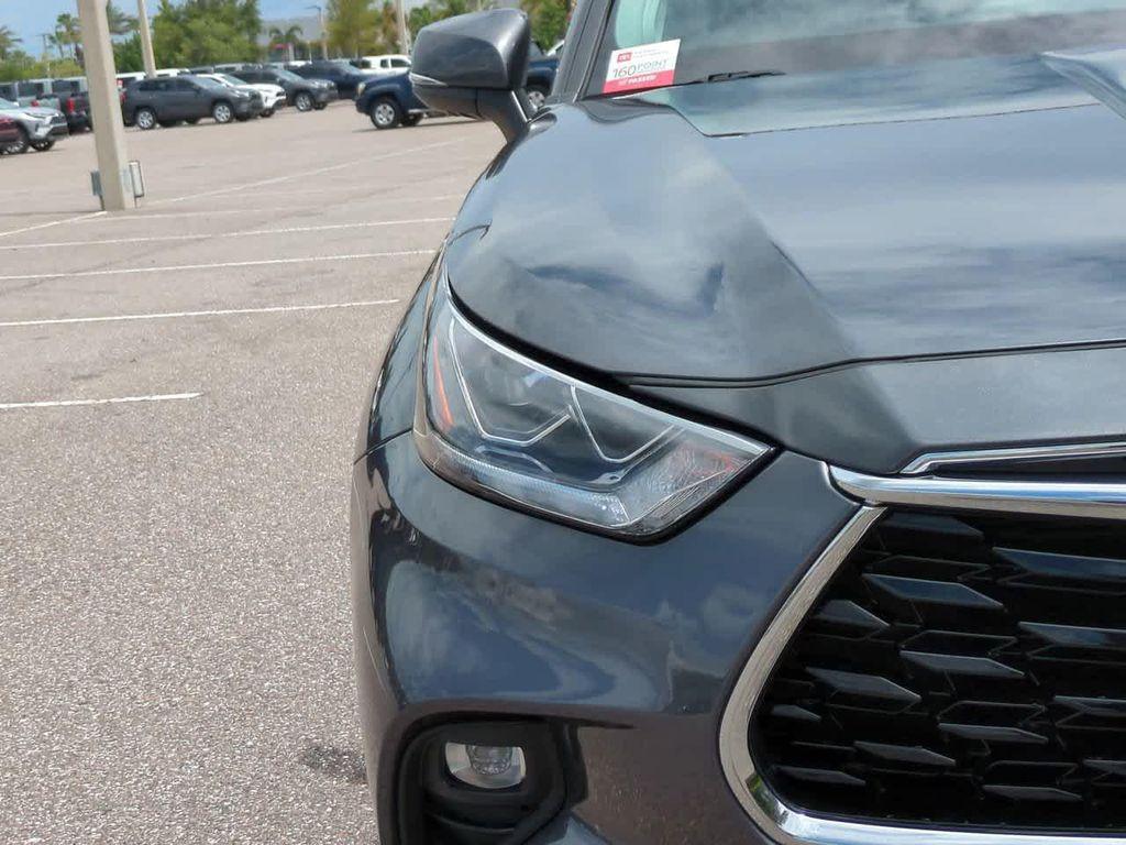 used 2020 Toyota Highlander car, priced at $32,999