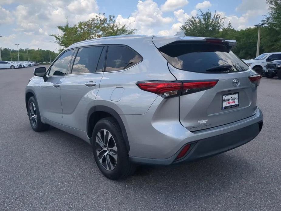 used 2020 Toyota Highlander car, priced at $26,444