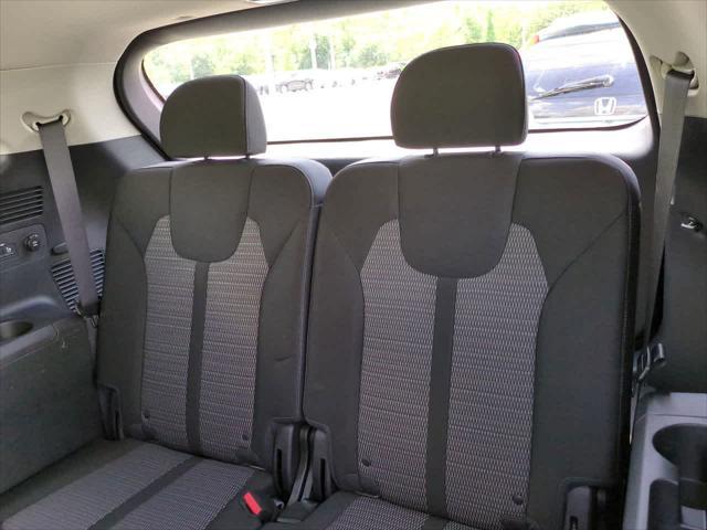 used 2023 Kia Sorento car, priced at $26,118