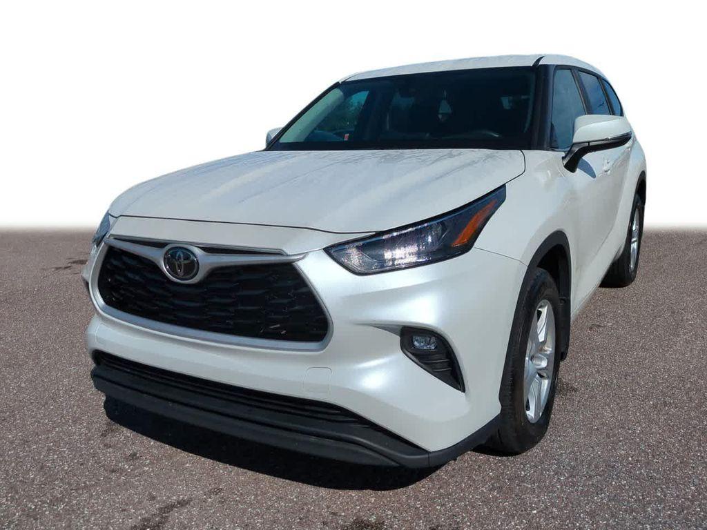 used 2024 Toyota Highlander car, priced at $30,499