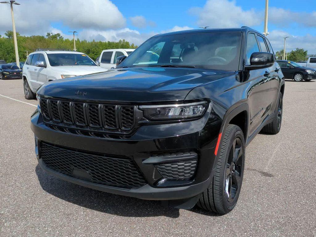 used 2025 Jeep Grand Cherokee car, priced at $37,999
