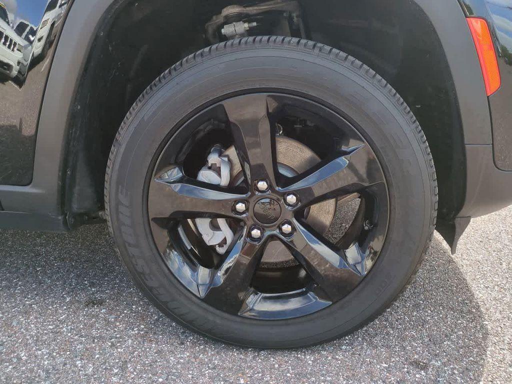 used 2025 Jeep Grand Cherokee car, priced at $37,999