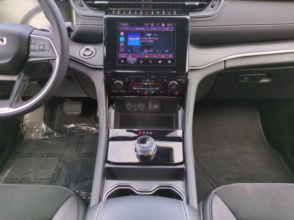 used 2025 Jeep Grand Cherokee car, priced at $37,999