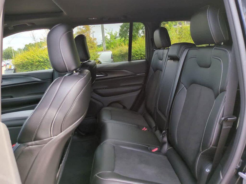 used 2025 Jeep Grand Cherokee car, priced at $37,999