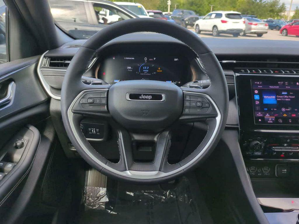 used 2025 Jeep Grand Cherokee car, priced at $37,999