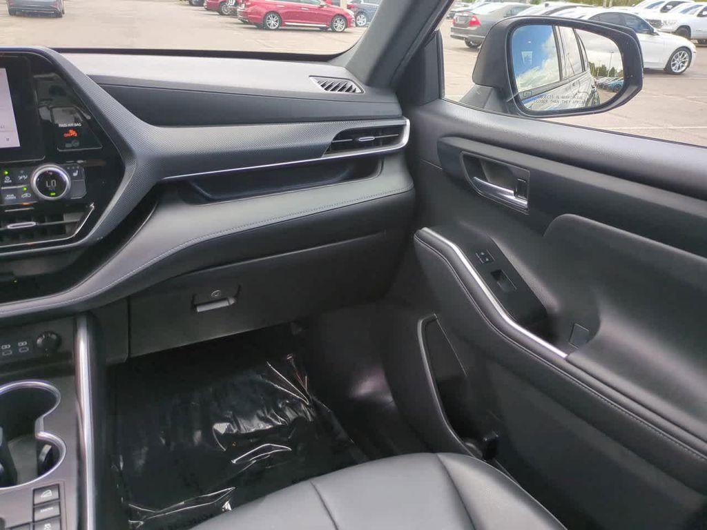used 2023 Toyota Highlander car, priced at $39,444