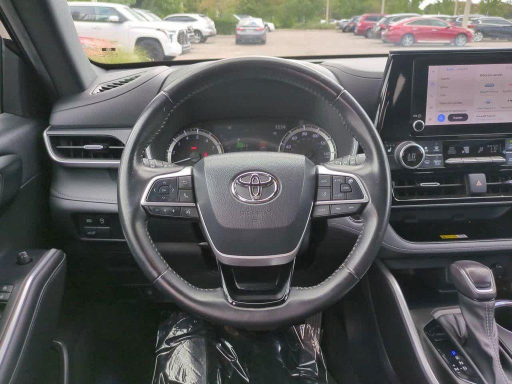 used 2023 Toyota Highlander car, priced at $39,444