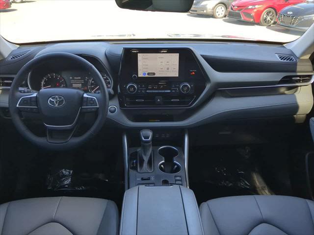 used 2024 Toyota Highlander car, priced at $42,599