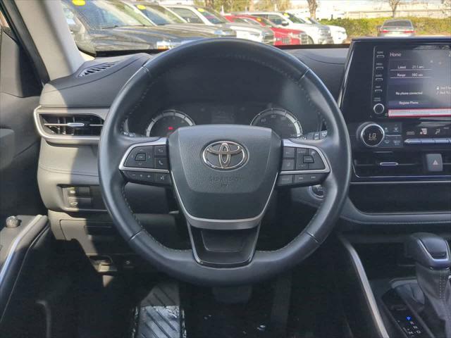 used 2022 Toyota Highlander car, priced at $26,998