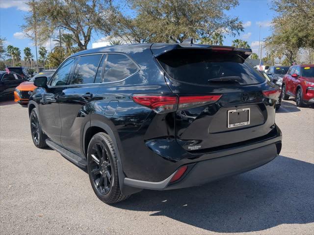 used 2022 Toyota Highlander car, priced at $26,998