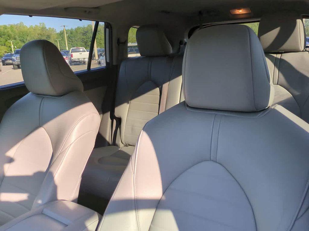 used 2022 Toyota Highlander car, priced at $32,743