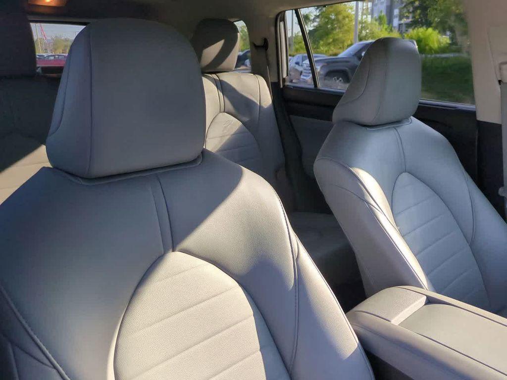 used 2022 Toyota Highlander car, priced at $32,743