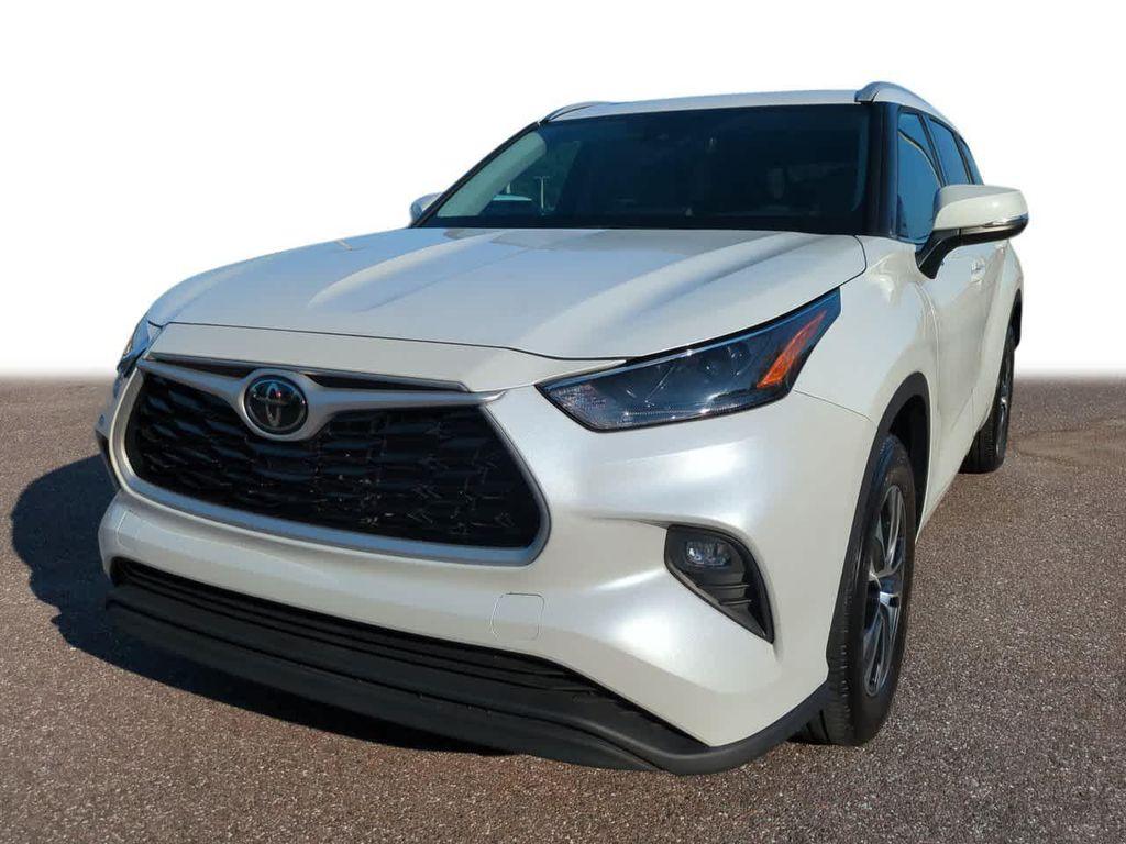 used 2022 Toyota Highlander car, priced at $32,743