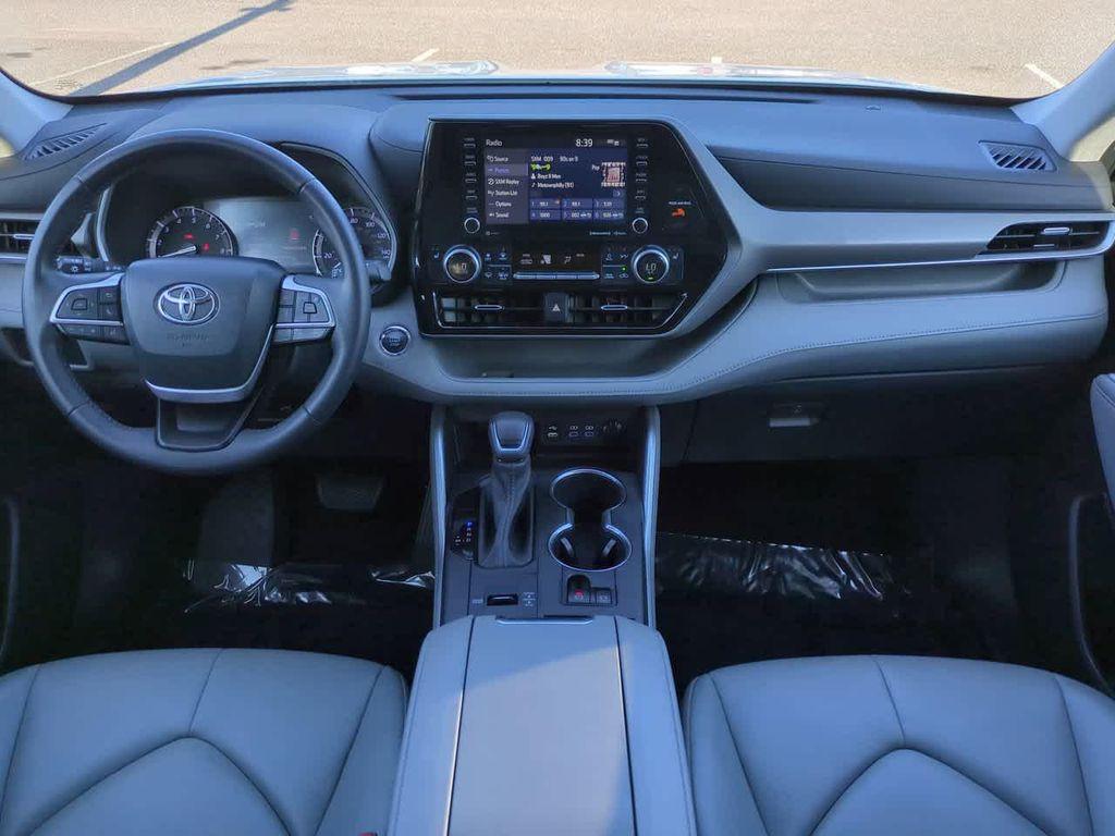 used 2022 Toyota Highlander car, priced at $32,743