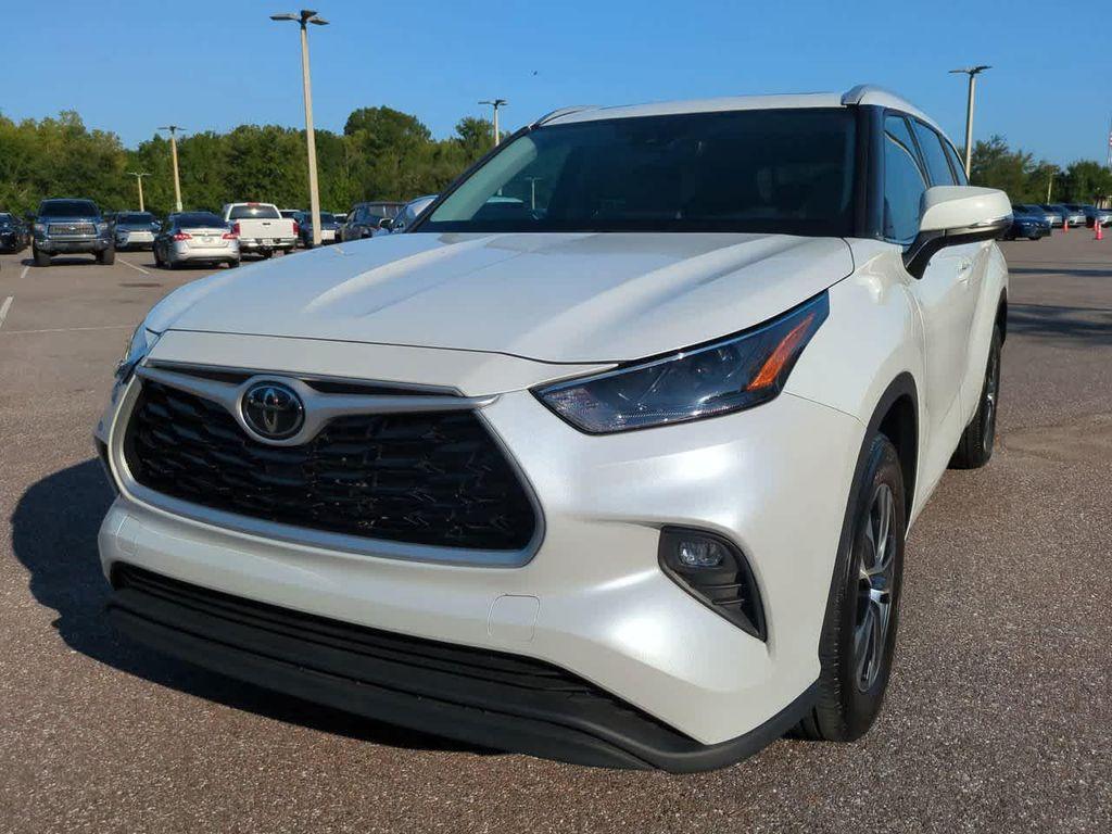 used 2022 Toyota Highlander car, priced at $32,743