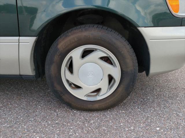 used 2000 Toyota Sienna car, priced at $7,999
