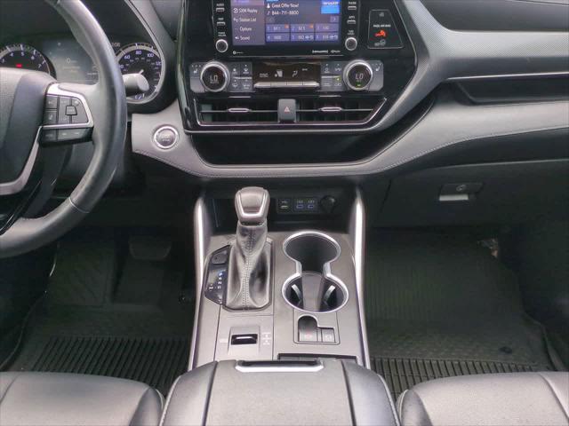 used 2022 Toyota Highlander car, priced at $36,744
