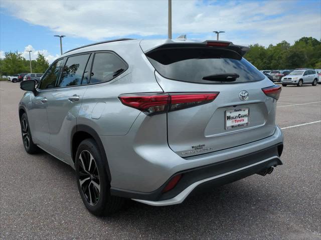 used 2022 Toyota Highlander car, priced at $36,744