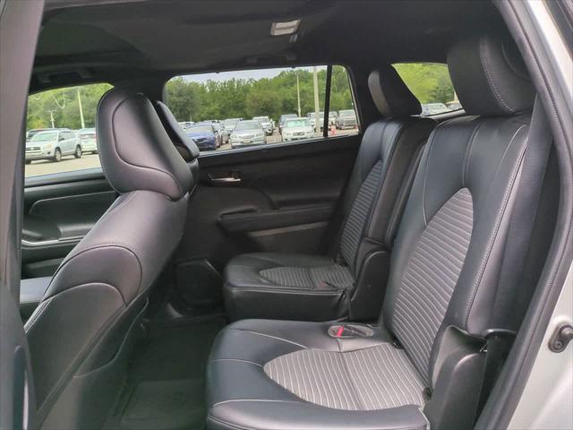 used 2022 Toyota Highlander car, priced at $36,744