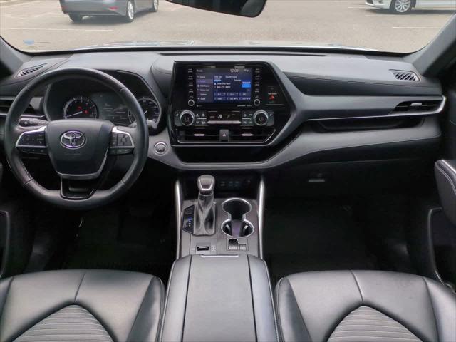 used 2022 Toyota Highlander car, priced at $36,744