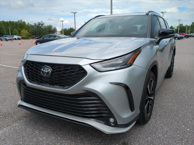 used 2022 Toyota Highlander car, priced at $36,744