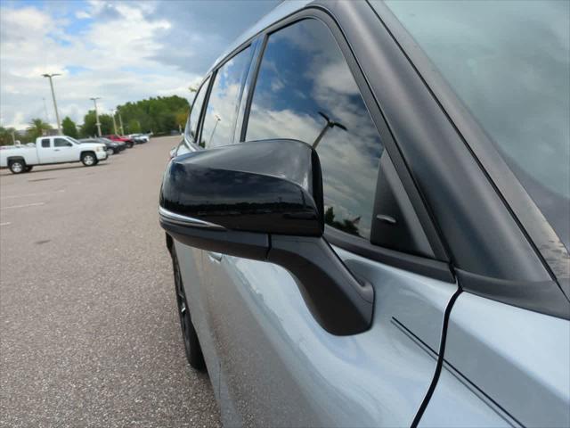 used 2022 Toyota Highlander car, priced at $36,744