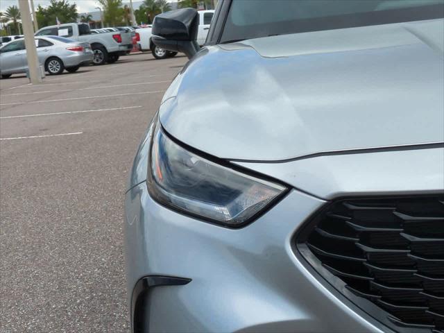 used 2022 Toyota Highlander car, priced at $36,744