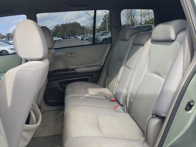 used 2006 Toyota Highlander car, priced at $6,999